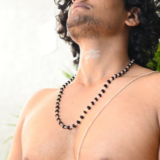 सिद्ध Karungali Mala