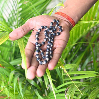 सिद्ध Karungali Mala